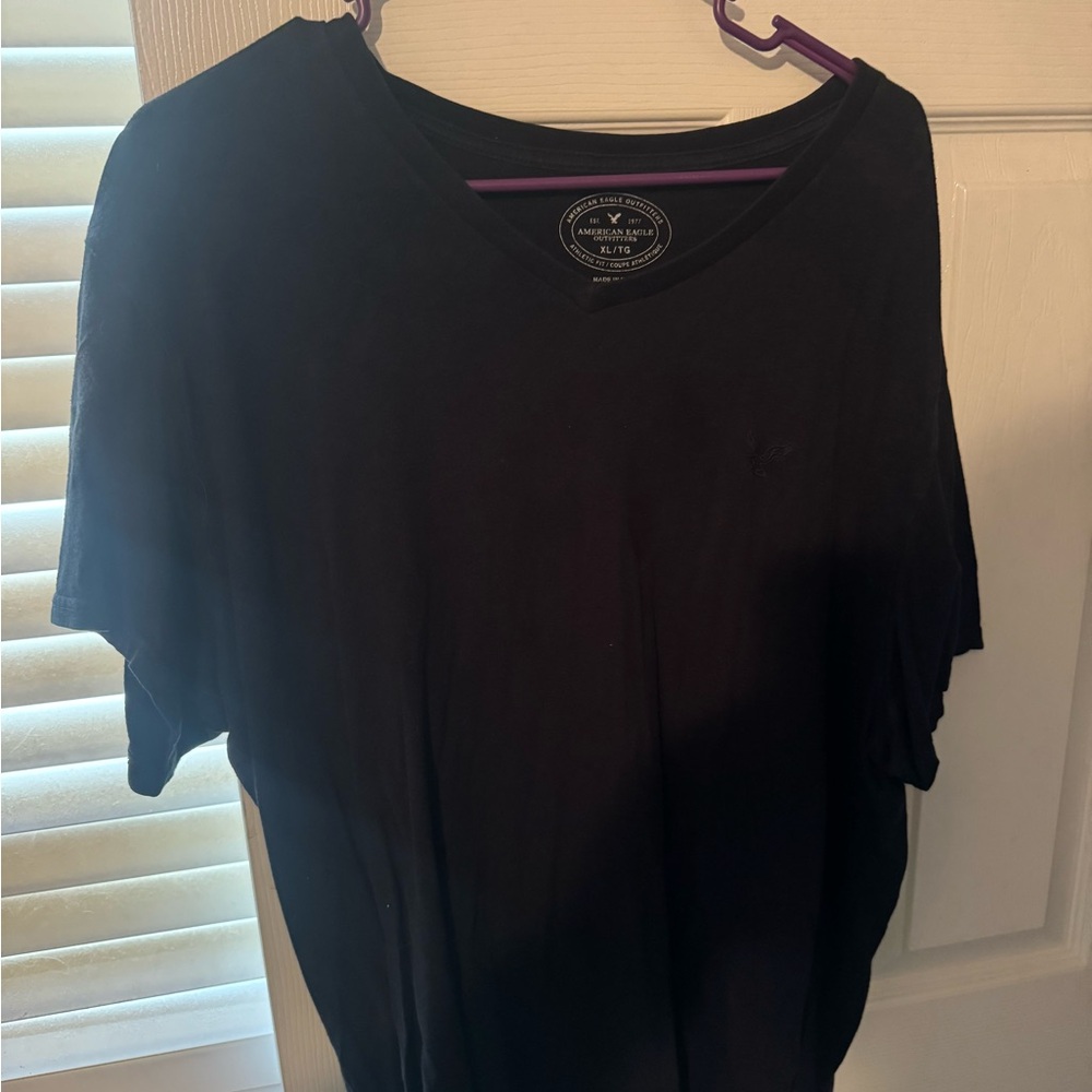 American Eagle Outfitters Black V-Neck Tee